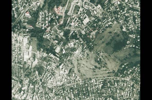 Recorte de vista aérea de los terrenos del Club de Golf en 1970 en la ciudad de Panamá.
