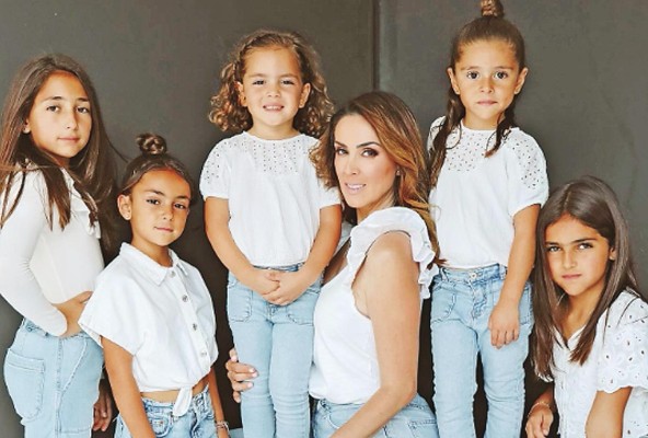 Es actriz y modelo, pero el rol más importante en la vida de Jacqueline Bracamontes es ser madre.