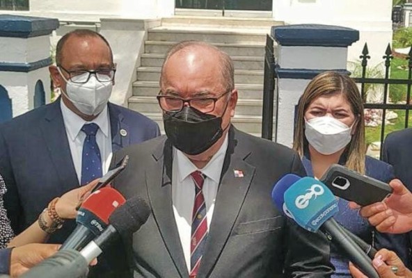El director de la CSS, Enrique Lau Cortés