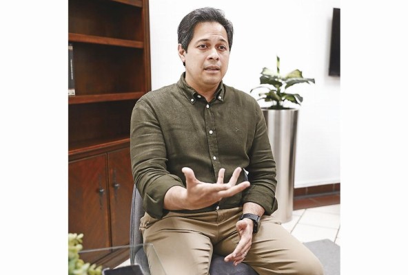 Publio De Gracia, director general de Ingresos.