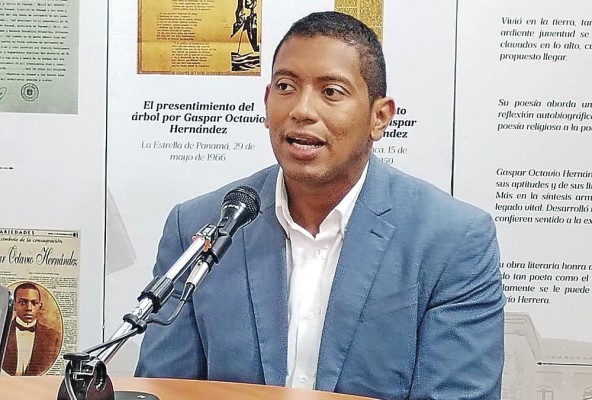 Luis Oliva, exdirector de la AIG y candidato a diputado por el circuito 8-2