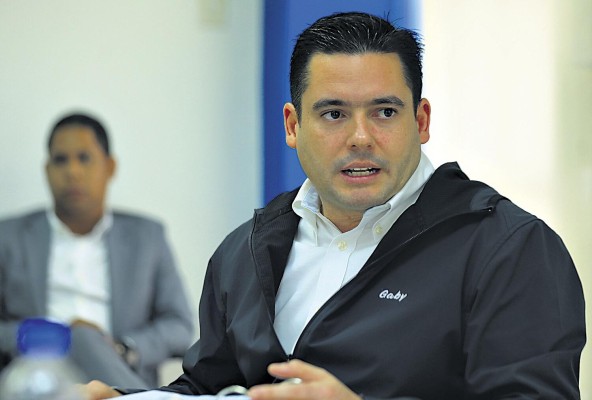José Gabriel Carrizo, candidato presidencial del oficialista Partido Revolucionario Democrático (PRD).