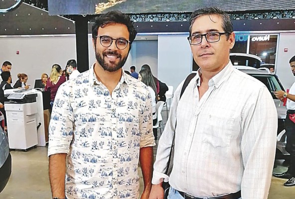 Karan Sachedv e Ismael Bermúdez