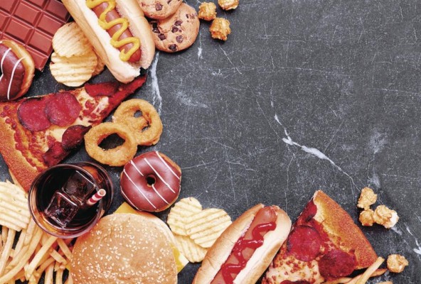 De acuerdo con el análisis la mayor parte de los costos ocultos viene por dietas poco saludables con alto contenido de alimentos ultraprocesados, grasas y azúcares.