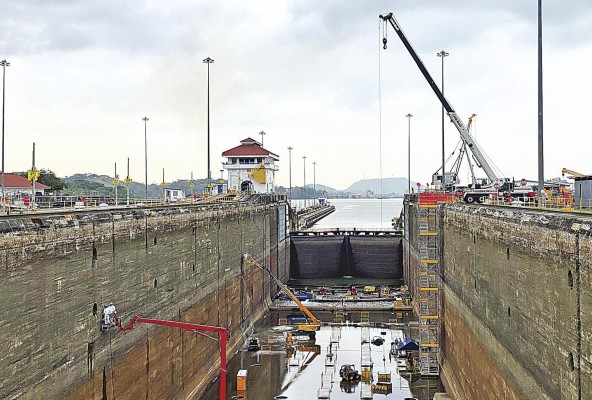 Actualmente se realizan trabajos de reacondicionamiento en las esclusas de Pedro Miguel.