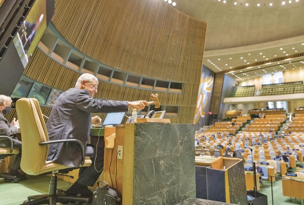 Volkan Volskir, presidente de la 75 Asamblea General de la ONU, abre el debate.