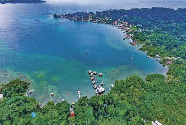 Vistas panorámicas de isla Colón en Bocas del Toro