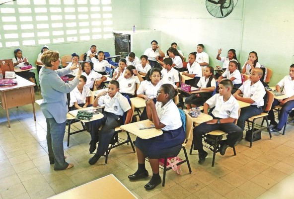 Se benefician 104.723 estudiantes, y unos 1.000 centros educativos recibirán la comida.
