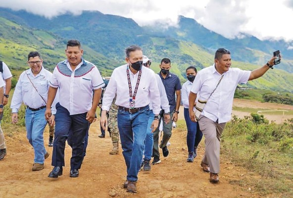 Cortizo durante su gira de trabajo comunitario 144, y la décimo octava visita a la comarca Ngäbe Buglé.