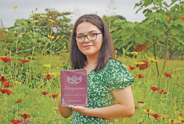 'Masquerade' es el primer libro de Hanna Levy