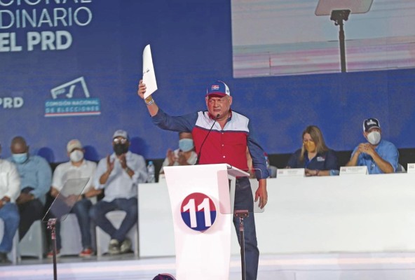 El diputado Benicio Robinson fue reelecto como presidente del PRD, tras derrotar a la ex ministra de Salud, Rosario Turner.