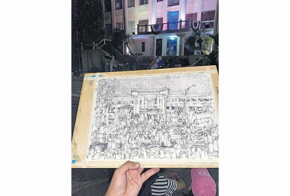Delgado trabaja sus obras desde el punto en que se dan las manifestaciones.