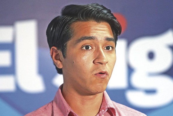 Freddy Pittí. Estudiante de derecho Es estudiante de derecho y ciencias políticas. Posee estudios en administración de empresas y mercadotecnia.