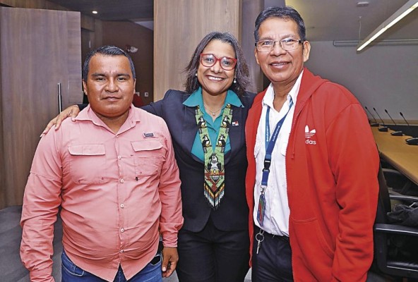 Otro de los compromisos es facilitar y promover el voluntariado entre las comunidades.