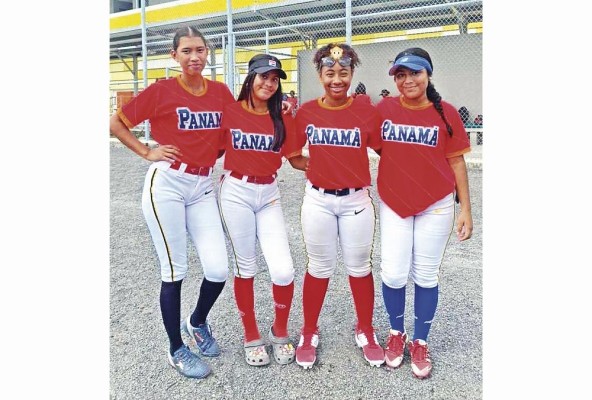 Romero formó parte del equipo nacional de softbol sub-23.
