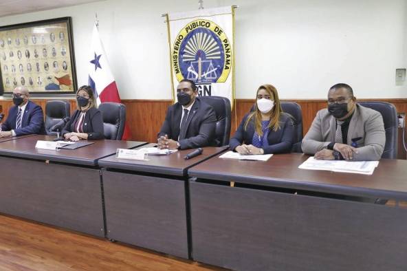 Representantes de diversas fiscalías efectuaron una rendición de cuentas a los medios de comunicación.