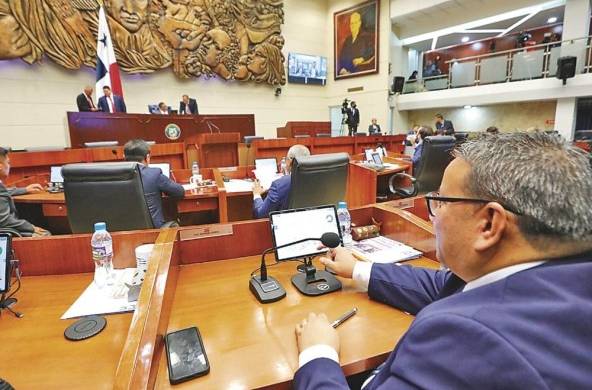 El diputado Ricardo Torres, impulsor del proyecto original, propuso bajar el proyecto a segundo debate para reajustar el artículo 380 aprobado un día antes.