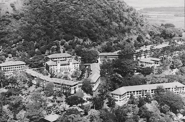 Vista del hospital Gorgas en las faldas del cerro Ancón.