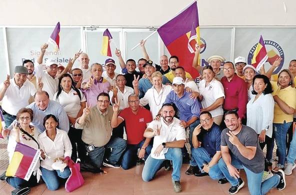 La expresidente Mireya Moscoso se reunió con varios candidatos a puestos de elección popular en el distrito de San Miguelito.