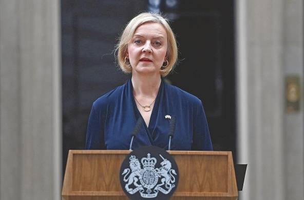La primera ministra británica, Liz Truss, anunció este jueves su dimisión.