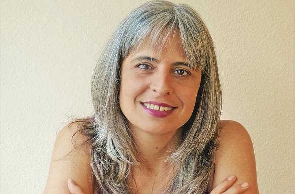 Coral Herrera, escritora y comunicadora feminista española, conocida por su análisis en torno al mito del amor romántico.