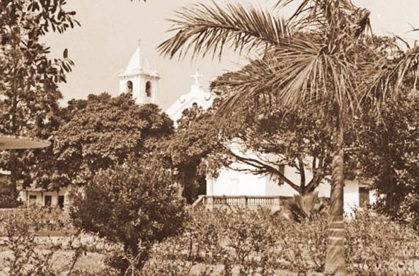 Iglesia y plaza en Las Tablas, 26 de marzo de 1948.