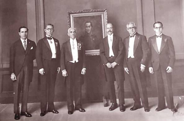 José de la Cruz junto a los miembros fundadores de la Sociedad Bolivariana de Panamá.
