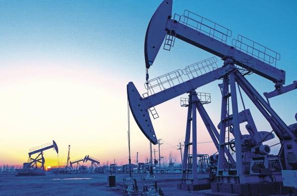 De acuerdo con Calcáneo, Arabia Saudita busca retomar el rol central que tiene para guiar el suministro de crudo y mantener una producción rentable para sí y para el bloque de la OPEP.