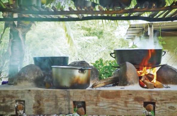 Cocineros locales realzan recetas tradicionales en televisión