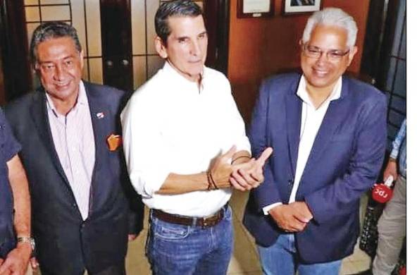 José Alberto Álvarez, presidente de PAIS; Rómulo Roux, presidente de CD, y José Isabel Blandón, presidente del partido Panameñista
