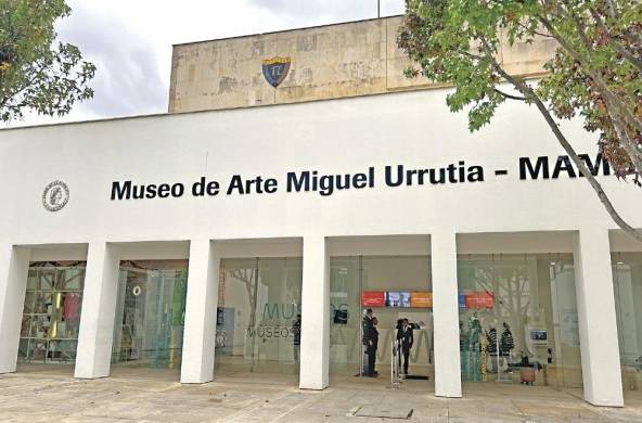 Entrada del Museo de Arte Miguel Urrutia que alberga el Museo Botero.