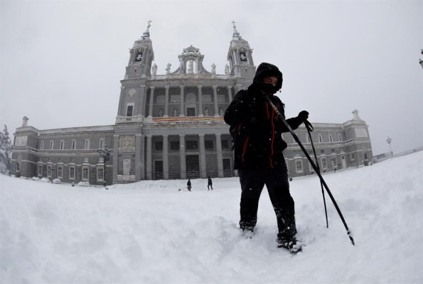 La gran nevada del centro de España colapsa Madrid
