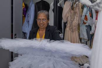 Saturnina Tenorio, costurera del Ballet Nacional de Panamá.