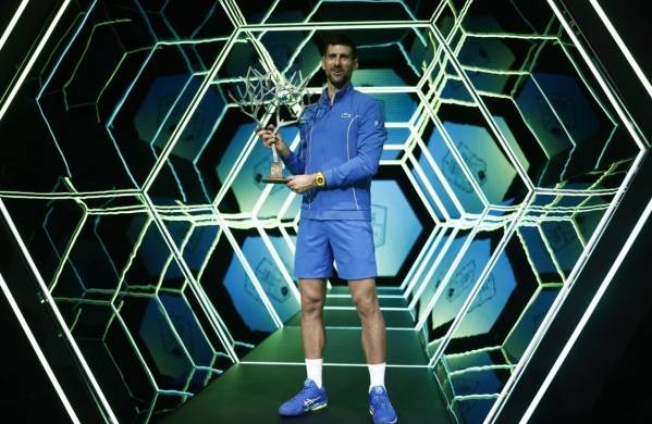 El serbio Novak Djokovic, número 1 del mundo, celebra un punto en el Abierto de París.