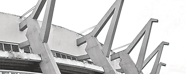 Inaugurado en 1970 como Gimnasio Nuevo Panamá, este coliseo deportivo actualmente lleva el nombre de Arena Roberto Durán.