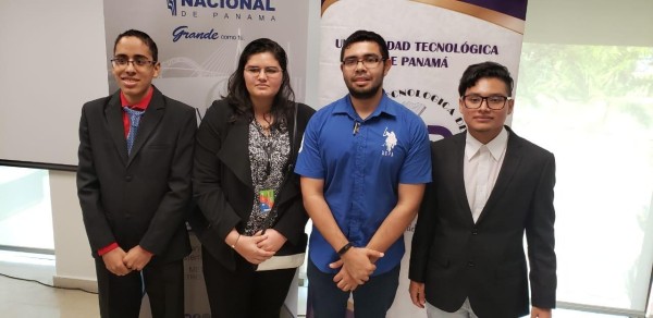 Gilberto Pineda, Diana Moreno, Cristian Sánchez y Manuel Fernández y fueron los estudiantes de la UTP en crear la aplicación.