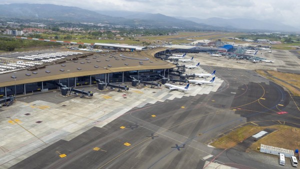 Vista aérea del Aeropuerto Internacional de Tocumen, Panamá.