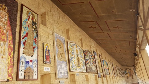 Santa María la Antigua entronizada en Nazaret