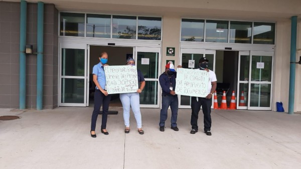 Los trabajadores del Aeropuerto de Colón, Enrique Adolfo Jiménez.