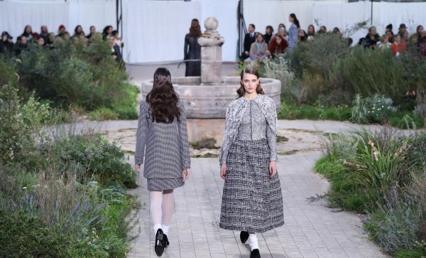 Chanel rinde tributo a su creadora