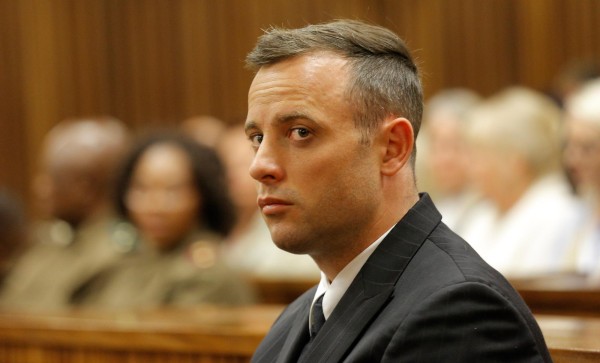 El exatleta paralímpico Oscar Pistorius durante su juicio en el Tribunal Superior de Pretoria en Sudáfrica.