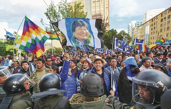 Simpatizantes Evo Morales protestaron.