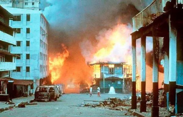 Vigilan que el dictador Manuel Antonio Noriega no se escape de la Nunciatura Apostólica.