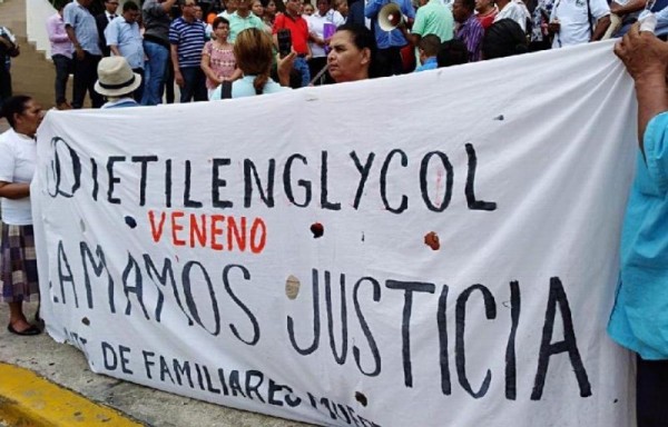Los afectados por dietilenglicol pidieron que se haga justicia.