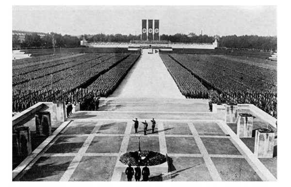 El fascismo alemán tomó el control de todos los aspectos de la vida en Alemania, desde lo hogar, la cultura, la judicatura, la academia o el ejército.