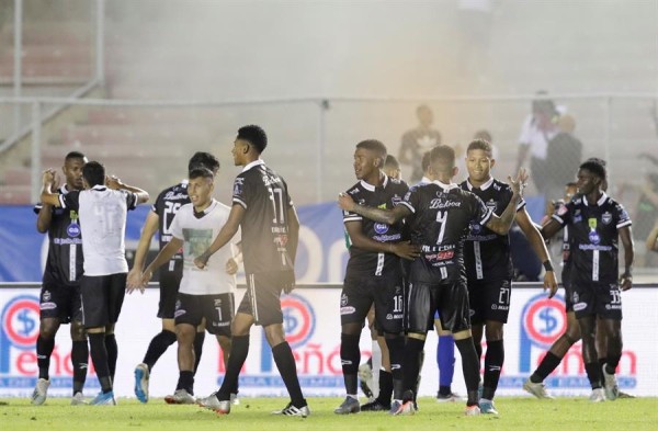 El Tauro conquista su decimoquinto t&iacute;tulo en Panam&aacute;