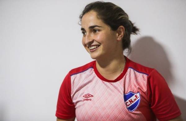 Juliana es una de las promesas femeninas en el campo de fútbol centroamericano.