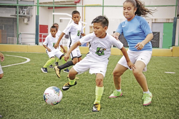 La meta de la actividad es recolectar 2,500 libras de material reciclable.