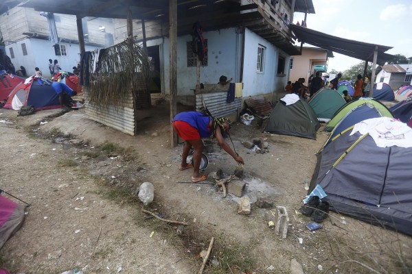 Migrantes persiguen sus sueños en medio de la mortífera pandemia de la covid-19