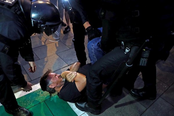Activistas independentistas intentan paralizar el Aeropuerto de Barcelona